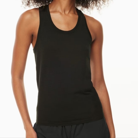 ARITZIA TNAGLIDE TNA ACTION Racerback workout tank - Picture 1 of 5
